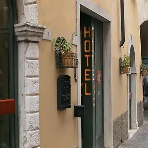 2* Отель Modena Old Town